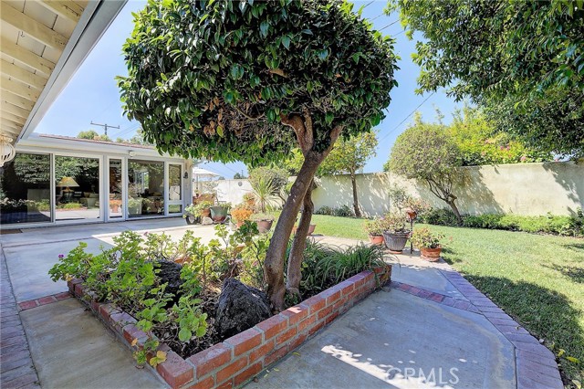 27109 Grayslake Road, Rancho Palos Verdes, California 90275, 4 Bedrooms Bedrooms, ,1 BathroomBathrooms,Residential,Sold,Grayslake,PV21206397