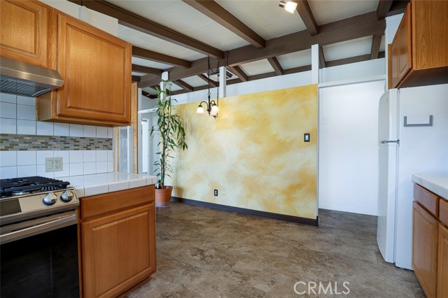 Detail Gallery Image 9 of 20 For 1121 W Avenue J6, Lancaster,  CA 93534 - 4 Beds | 2 Baths