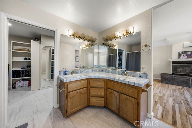 8700 Red Hills Road, Kelseyville CA: https://media.crmls.org/medias/5eb4b799-b70a-4162-b81c-812ad7feee62.jpg
