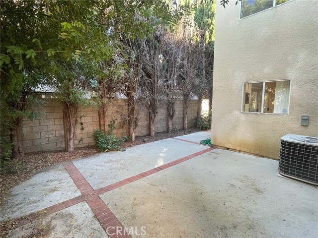 Detail Gallery Image 20 of 22 For 10010 Reseda #D,  Northridge,  CA 91324 - 3 Beds | 2/1 Baths