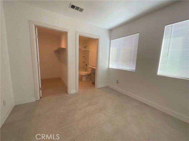 Detail Gallery Image 9 of 13 For 17371 Queens Ln #105,  Huntington Beach,  CA 92647 - 3 Beds | 2 Baths