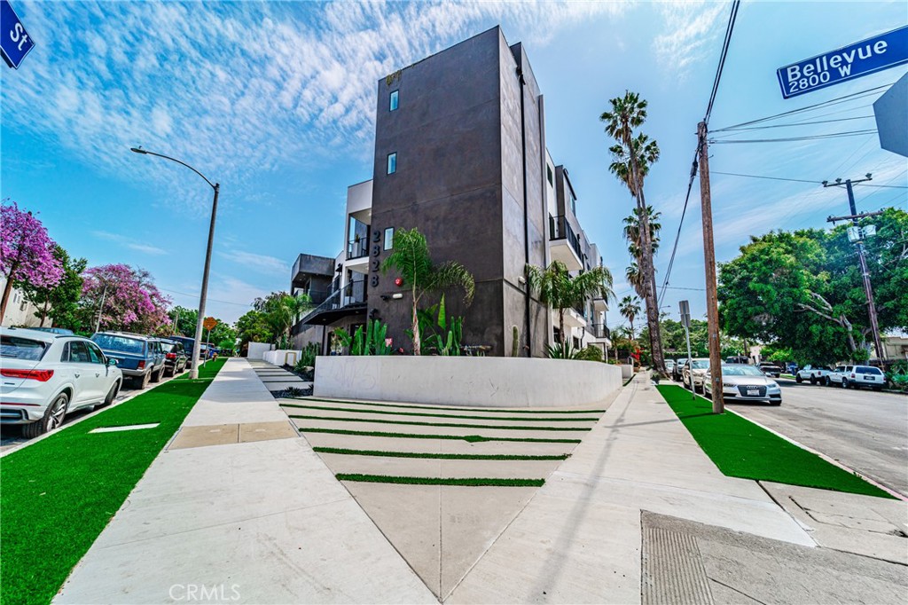 2828 London Street #304
