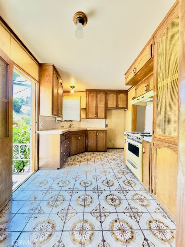 2075 Mcpherson Avenue, Los Angeles, California 90032, 3 Bedrooms Bedrooms, ,1 BathroomBathrooms,Single Family Residence,For Sale,Mcpherson,OC24149978