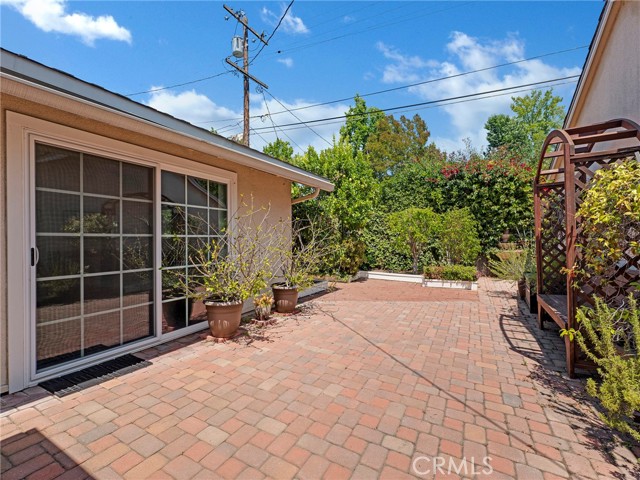 4854 Ranchito Avenue, Sherman Oaks CA: https://media.crmls.org/medias/5eb56436-4a78-4c7d-a20d-8e00ac9da883.jpg