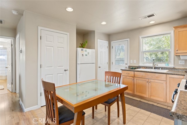 Detail Gallery Image 22 of 41 For 1440 Laburnum Ave, Chico,  CA 95926 - 5 Beds | 2 Baths