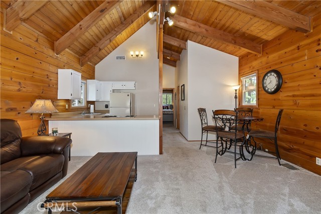 Detail Gallery Image 8 of 49 For 27026 Overlook Ln, Lake Arrowhead,  CA 92352 - 2 Beds | 1/1 Baths