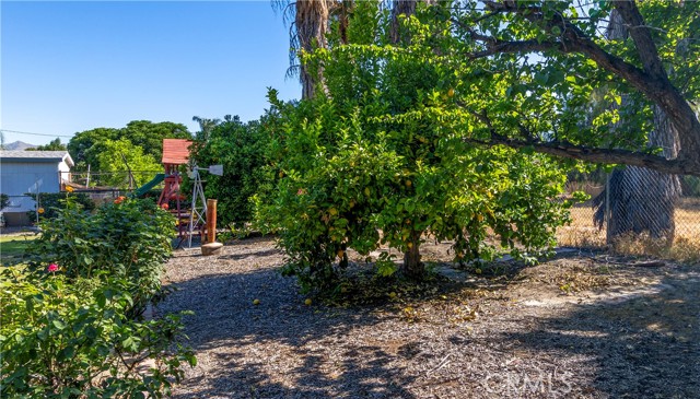 274 N Hemet Street, Hemet CA: https://media.crmls.org/medias/5eb64319-016b-466e-b9fe-1c354d0b71da.jpg