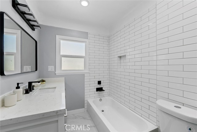 8460 Truxton Avenue, Los Angeles CA: https://media.crmls.org/medias/5eb6d398-882d-4c92-8e50-44b62c9c9352.jpg