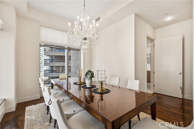 10776 Wilshire Boulevard, Los Angeles CA: https://media.crmls.org/medias/5eb6e67e-bde5-4a54-8338-ed8b0b00729d.jpg