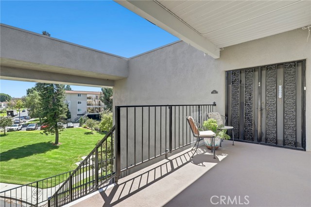 Detail Gallery Image 2 of 25 For 2402 via Mariposa 3a,  Laguna Woods,  CA 92637 - 3 Beds | 2 Baths