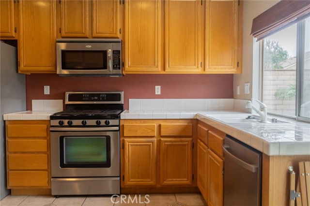 Detail Gallery Image 12 of 48 For 980 Creston Way, Beaumont,  CA 92223 - 4 Beds | 2 Baths