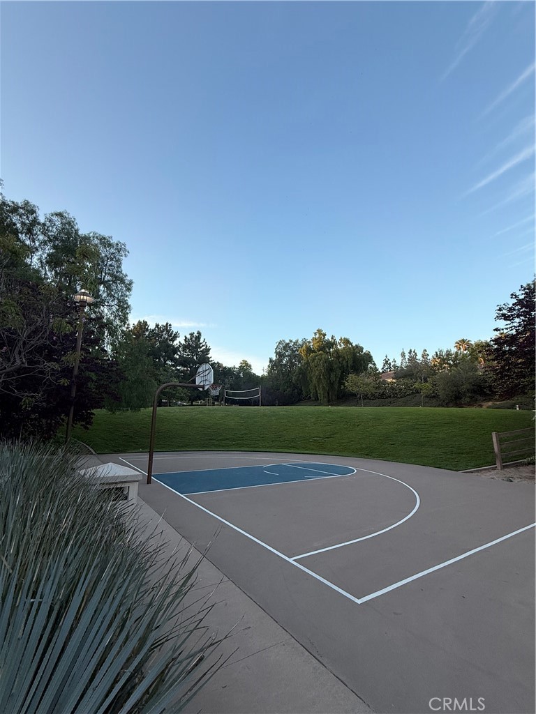 https://media.crmls.org/medias/5eb84b03-2439-4660-b4f6-c970e7461641.jpg?preset=X-Large