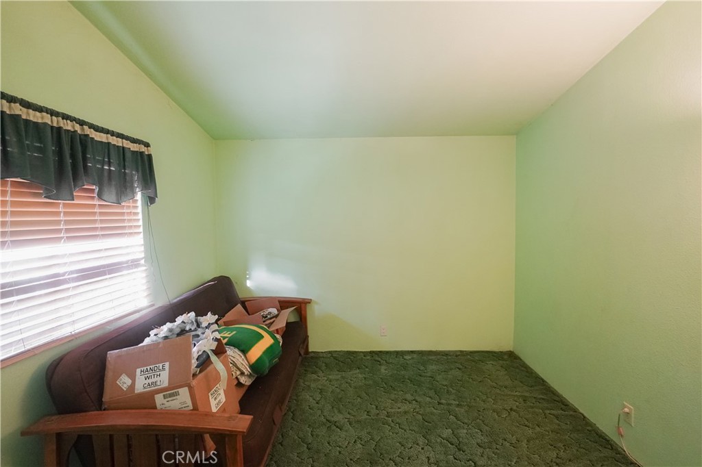 https://media.crmls.org/medias/5eb85261-9dea-4d61-b386-ae54bc466a84.jpg?preset=X-Large
