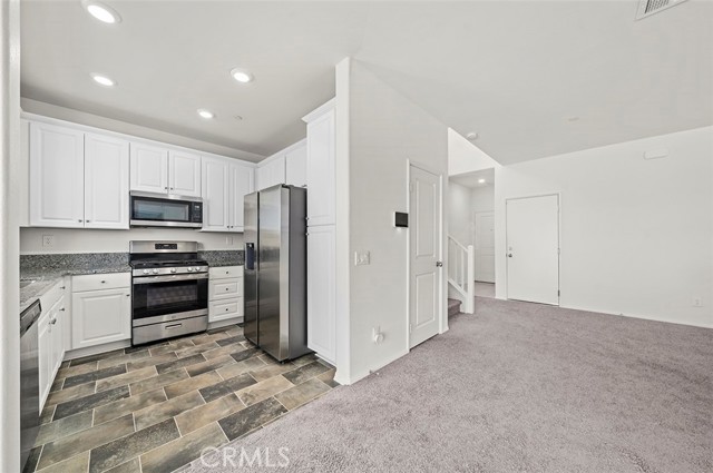 Detail Gallery Image 7 of 18 For 12964 Claremore St, Victorville,  CA 92392 - 3 Beds | 2/1 Baths