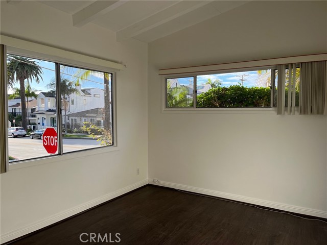 3300 Seaview Avenue, Corona del Mar CA: https://media.crmls.org/medias/5eb87d62-2232-4b7c-9e84-d469cf079f4a.jpg