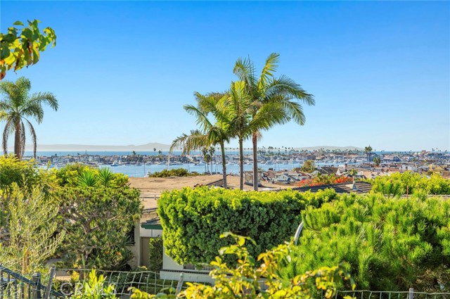 Detail Gallery Image 33 of 40 For 1727 Galatea Ter, Corona Del Mar,  CA 92625 - 3 Beds | 2 Baths