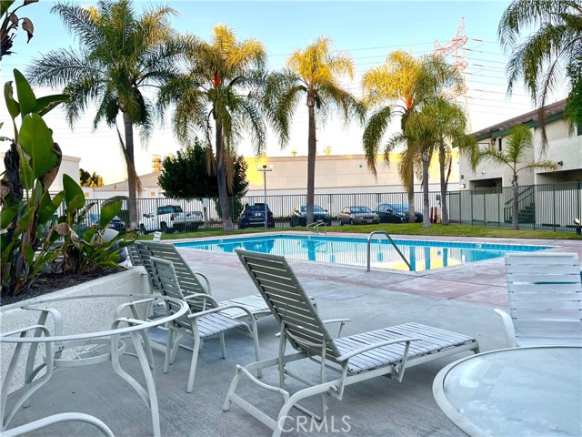 Detail Gallery Image 3 of 13 For 15000 Downey Ave #204,  Paramount,  CA 90723 - 1 Beds | 1 Baths