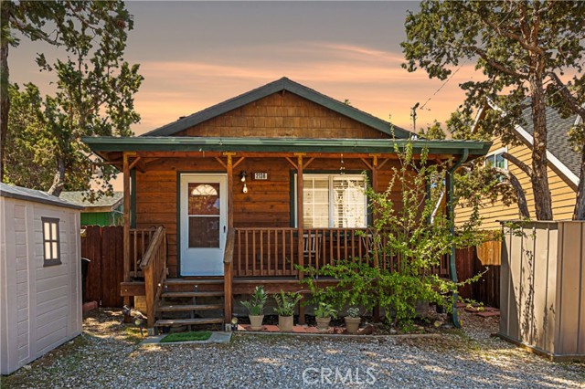 2136 3rd Lane, Big Bear City CA: https://media.crmls.org/medias/5eb993a4-0fd5-4859-b3cc-e0b0de0b0fec.jpg