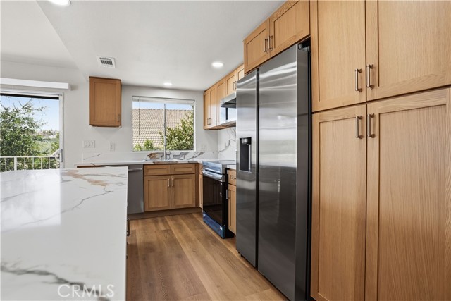 Detail Gallery Image 15 of 43 For 22082 Loch Lomond Dr, Canyon Lake,  CA 92587 - 2 Beds | 2 Baths