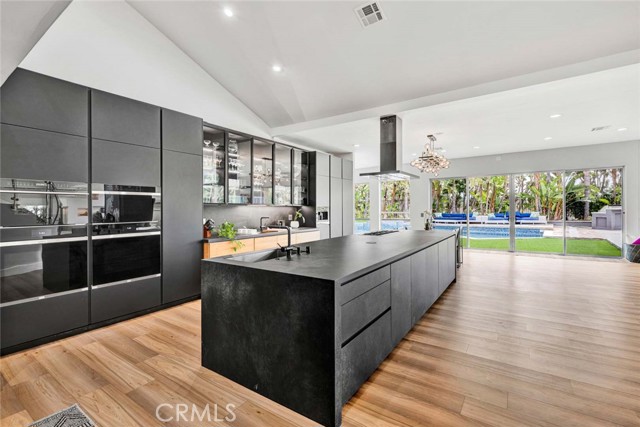 Image 12 of 46 For 18782 Peppertree Drive