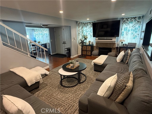 13241 Oakwood Lane, La Mirada CA: https://media.crmls.org/medias/5ebb5041-3417-4e5b-9678-061148289dbe.jpg