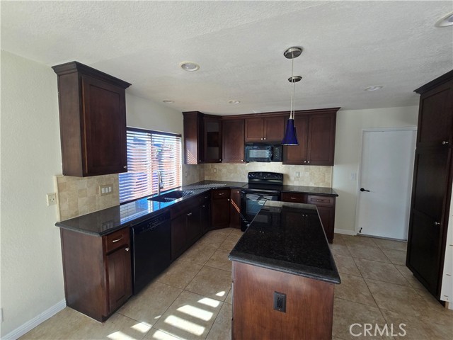 Detail Gallery Image 5 of 21 For 22622 Rockford, Lake Forest,  CA 92630 - 3 Beds | 2 Baths