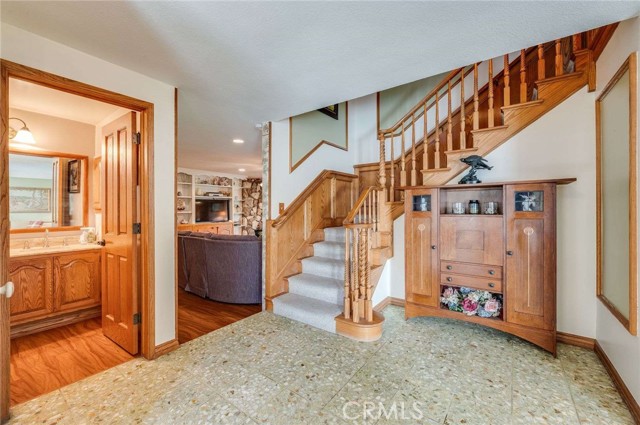 Detail Gallery Image 4 of 49 For 11254 Jamaica, Cypress,  CA 90630 - 4 Beds | 2 Baths