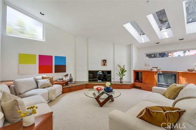 125 Via Venezia, Newport Beach, CA, 92663 125 Via Venezia, Newport Beach, CA, 92663