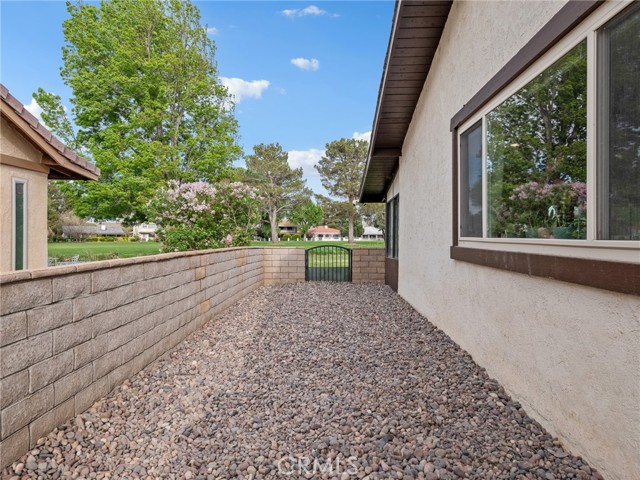 Detail Gallery Image 31 of 35 For 12885 Golf Course Dr, Victorville,  CA 92395 - 3 Beds | 3 Baths