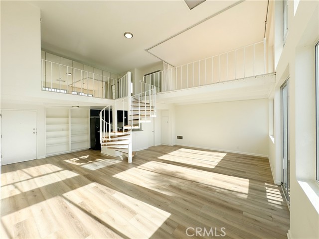 100 S Venice Boulevard, Venice CA: https://media.crmls.org/medias/5ebdc6e8-af79-4a01-a176-8e07664fa604.jpg
