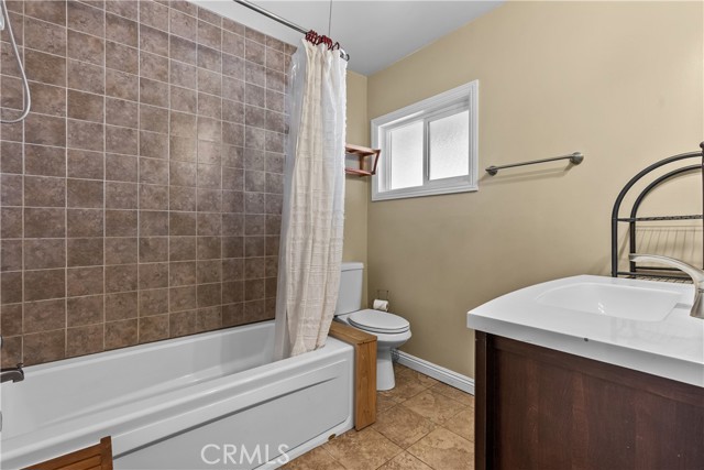 Detail Gallery Image 31 of 59 For 10500 Swinton Ave, Granada Hills,  CA 91344 - 3 Beds | 2 Baths
