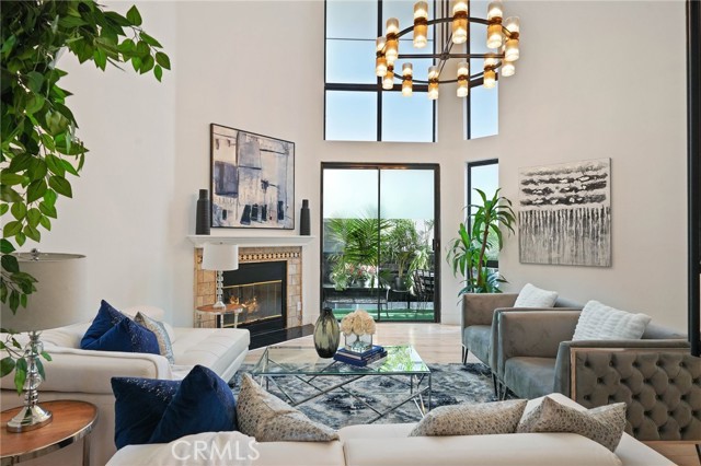 Detail Gallery Image 1 of 17 For 12000 Goshen Ave #106,  Los Angeles,  CA 90049 - 4 Beds | 3/1 Baths