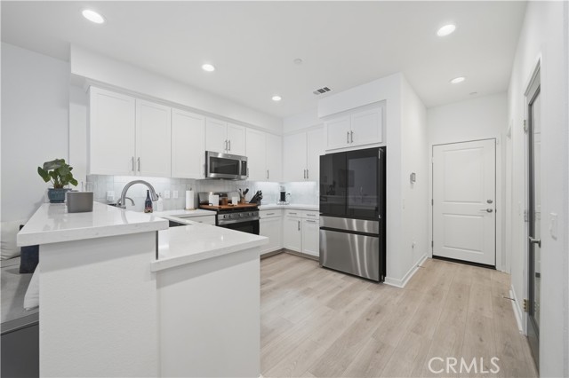 Detail Gallery Image 12 of 49 For 32340 Brunello Way, Temecula,  CA 92591 - 3 Beds | 2/1 Baths