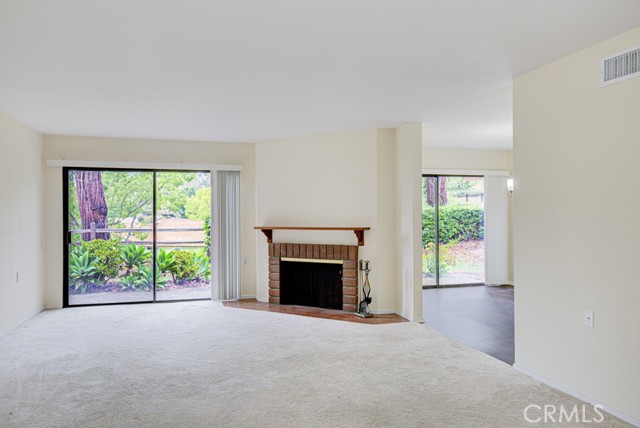 5006 Duverney, Laguna Woods CA: https://media.crmls.org/medias/5ebef6ad-802e-496a-b42a-85220e79b050.jpg