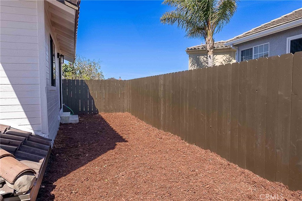 https://media.crmls.org/medias/5ebf1481-5407-4cf8-9803-f7d365319057.jpg?preset=X-Large