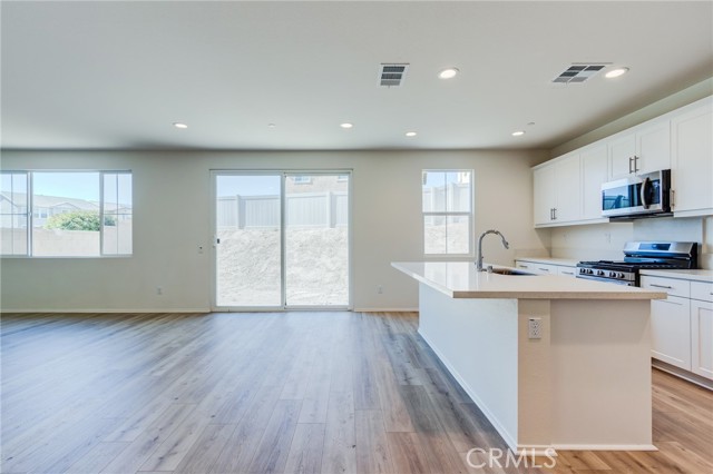 13119 Lancaster Street, Hesperia CA: https://media.crmls.org/medias/5ebf4ef8-0bbd-4a46-be31-d138e806107c.jpg