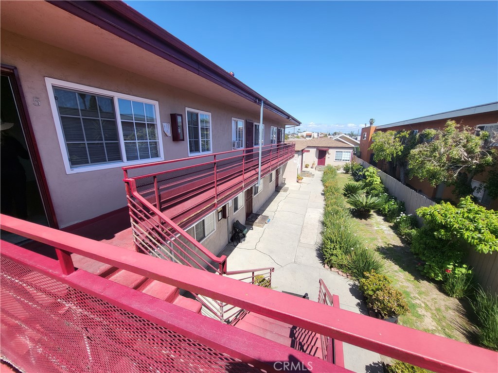 1038 Orange Avenue, Long Beach, CA 90813