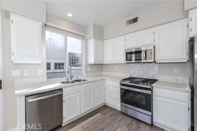 4 Paseo Pensamiento, Rancho Santa Margarita CA: https://media.crmls.org/medias/5ebf77d8-98bb-4099-9677-95aa8aa481cb.jpg