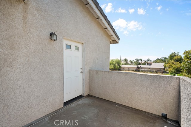 6953 Sierra Avenue, Fontana CA: https://media.crmls.org/medias/5ebf7833-e598-4ebf-b2ef-39d45c9a0653.jpg