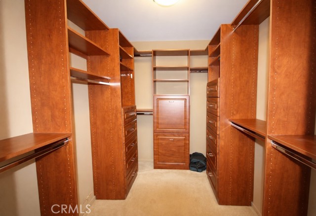 Detail Gallery Image 8 of 18 For 20216 Delita Dr, Woodland Hills,  CA 91364 - 4 Beds | 3 Baths