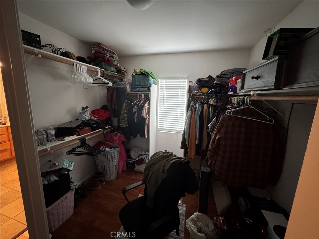 https://media.crmls.org/medias/5ebfe019-555b-458a-8589-05cdd63a18fb.jpg?preset=X-Large