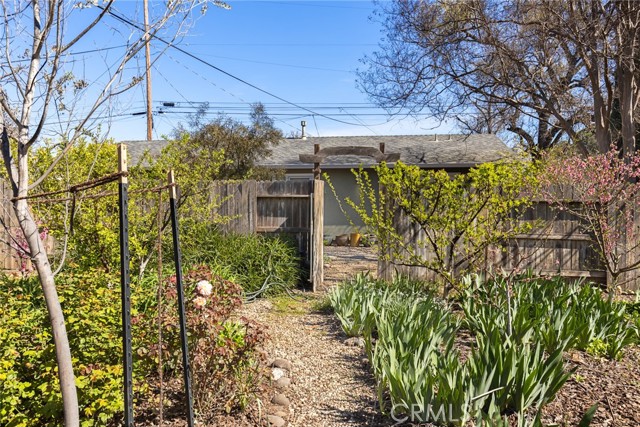 Detail Gallery Image 34 of 41 For 1440 Laburnum Ave, Chico,  CA 95926 - 5 Beds | 2 Baths