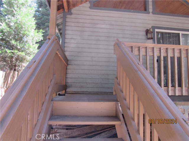 Detail Gallery Image 6 of 17 For 23348 South Village Ln., Crestline,  CA 92325 - 1 Beds | 1 Baths