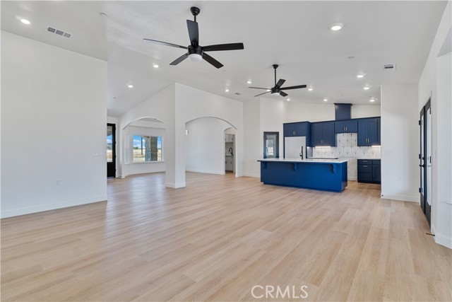 Detail Gallery Image 9 of 39 For 15709 Road 29, Madera,  CA 93636 - 8 Beds | 6 Baths