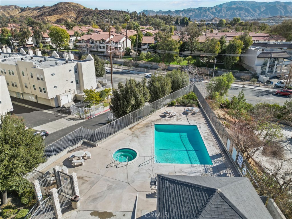 https://media.crmls.org/medias/5ec16172-7f60-4b88-a904-aafd46c7540d.jpg?preset=X-Large