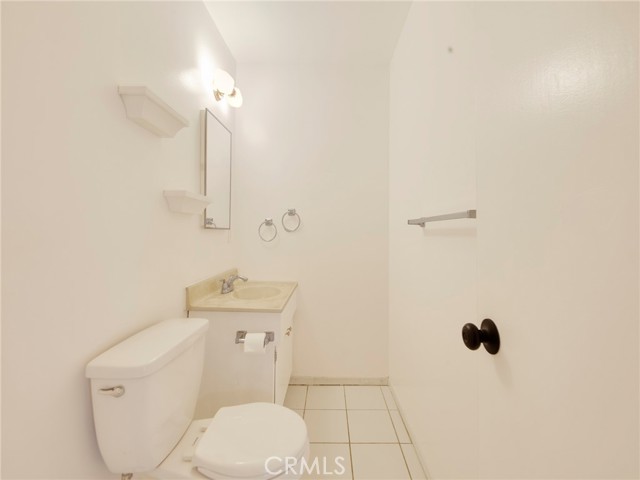 Detail Gallery Image 26 of 53 For 6215 Glide Ave, Woodland Hills,  CA 91367 - 4 Beds | 3 Baths