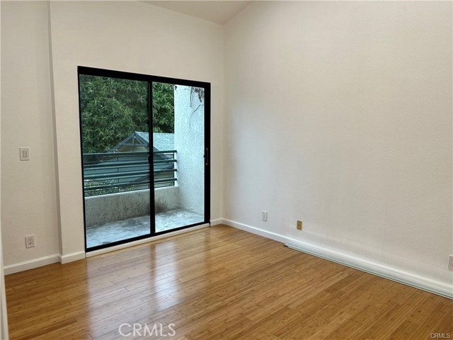 327 W Stocker St, Glendale CA: https://media.crmls.org/medias/5ec2407d-d0dd-4967-9979-a4f235476a77.jpg