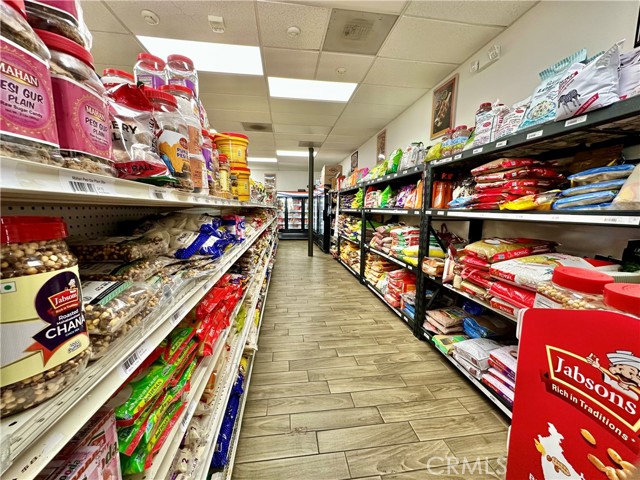 0, Ontario CA: https://media.crmls.org/medias/5ec30e9d-94aa-4abf-a094-0e3d52a26aec.jpg