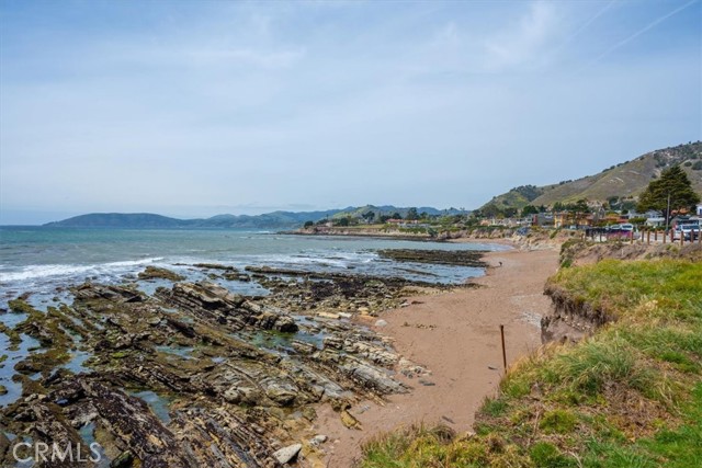 214 Placentia Avenue, Pismo Beach CA: https://media.crmls.org/medias/5ec30fd7-de80-4298-b6f0-38f69dfe6d9d.jpg