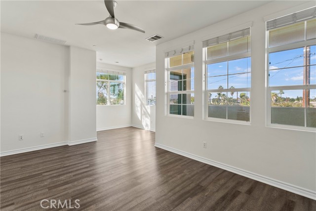 Detail Gallery Image 9 of 19 For 626 Seabright Cir, Costa Mesa,  CA 92627 - 2 Beds | 2/1 Baths